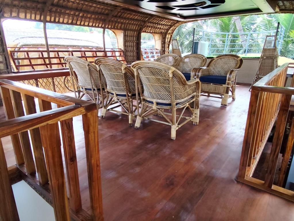 10 Things to Know Before Booking an Alleppey Houseboat